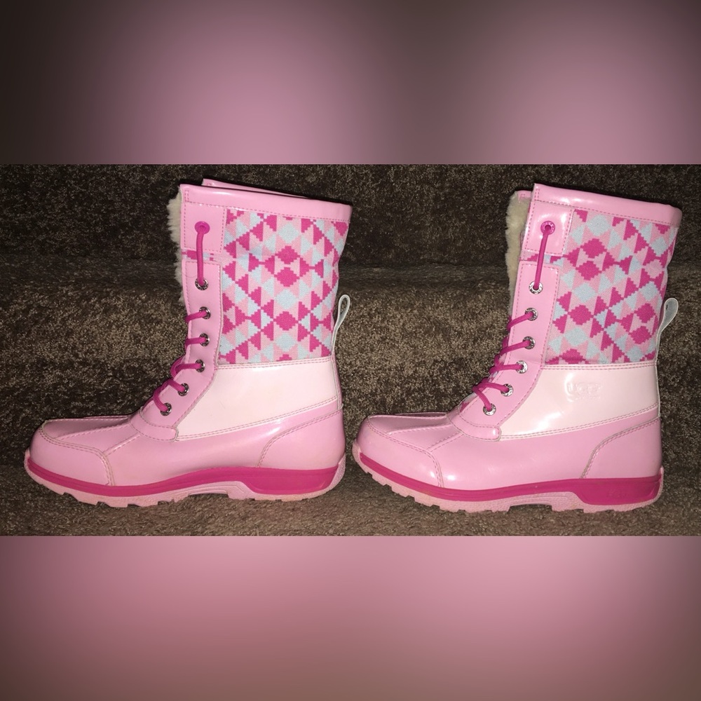 UGG winter boots, girls size 6, Pink